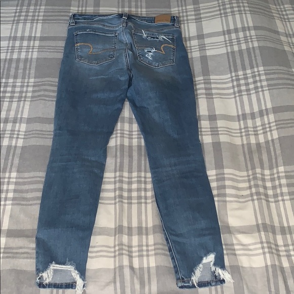 Distressed Super Hi-Rise Jegging - Picture 4 of 6